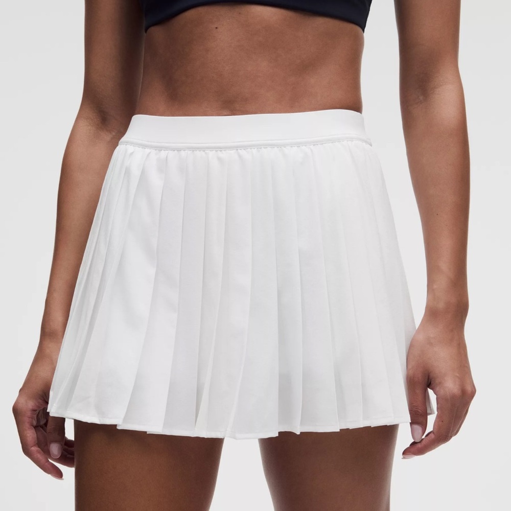 Lululemon court rival high rise skirt regular length pleated skirt white size 6